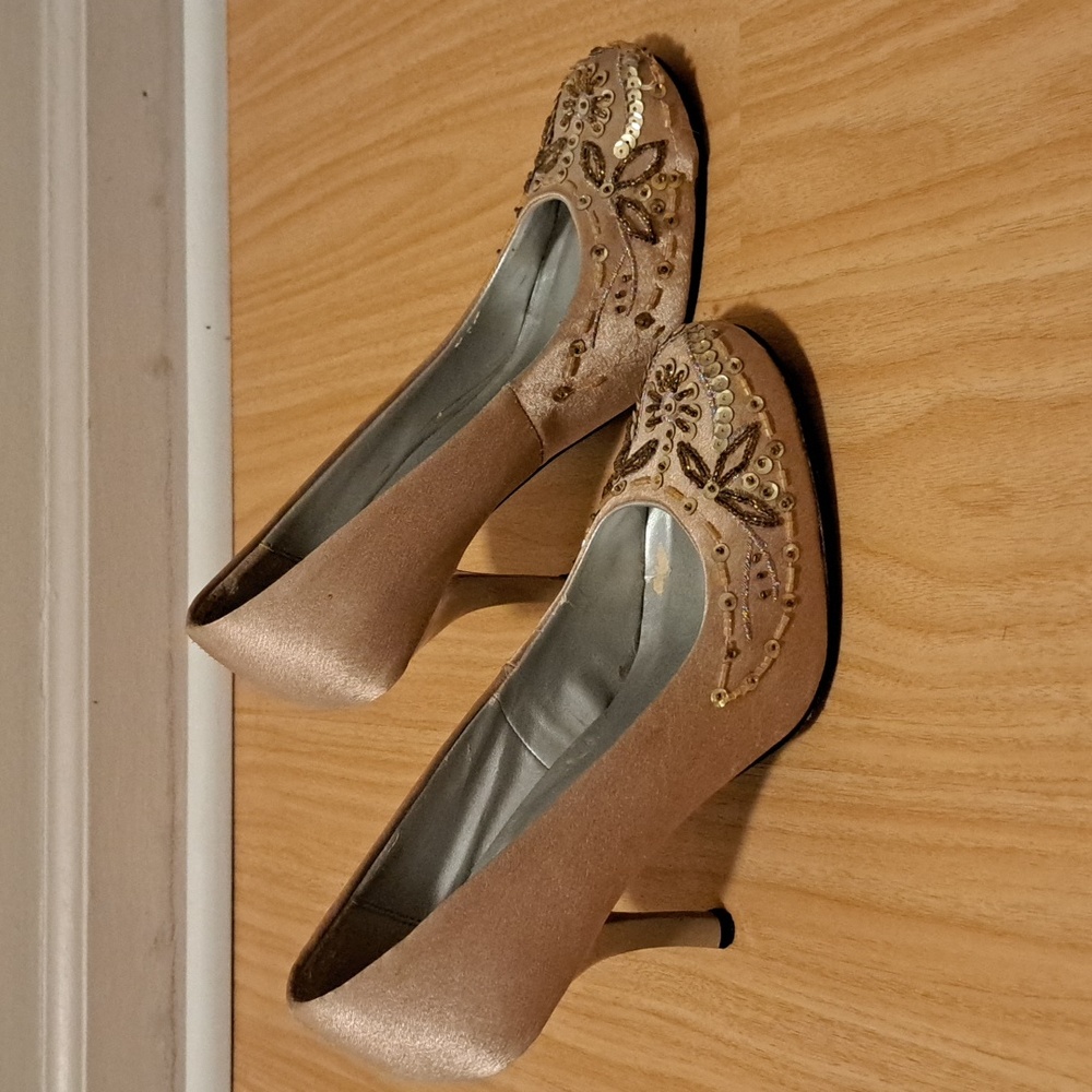 Gold occasion pumps - Picture 5 of 8